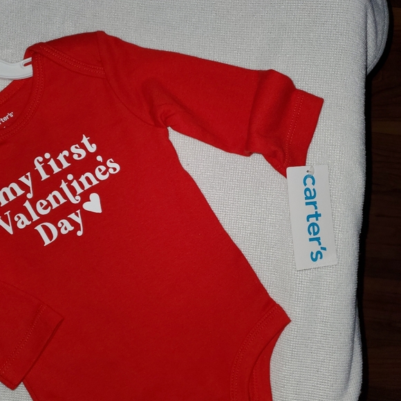 Carter's baby girl long sleeve Valentine's Day themed onesie - Picture 3 of 4
